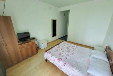 پانسیون Guest House Kvariati