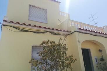 پانسیون Guesthouse Tavira Moura