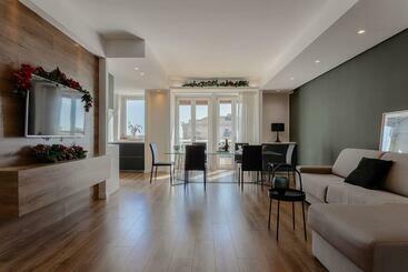 پانسیون Torre Del Mare Apartments