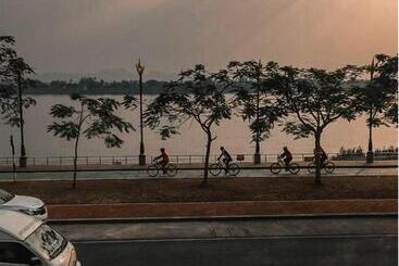 تختخواب و صبحانه Take A Rest At Nakhon Phanom