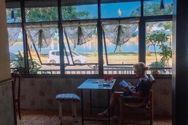 تختخواب و صبحانه Take A Rest At Nakhon Phanom