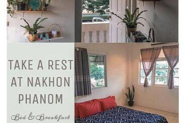 تختخواب و صبحانه Take A Rest At Nakhon Phanom