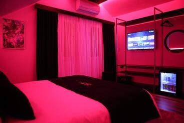 هتل Dark Boutique