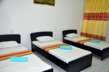 پانسیون Dinimuthu Rest Inn