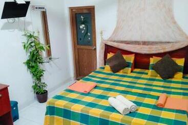 پانسیون Dinimuthu Rest Inn