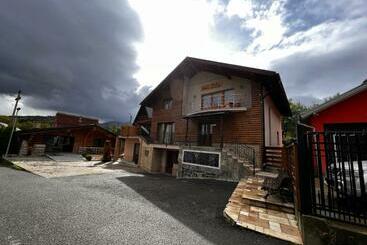 膳宿费 Vila Deluț