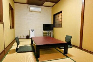 Hamazen Ryokan