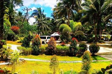 هتل Caluwayan Palm Island Resort & Restaurant