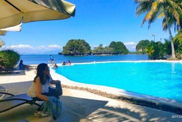 هتل Caluwayan Palm Island Resort & Restaurant
