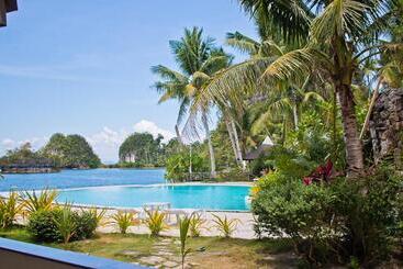 هتل Caluwayan Palm Island Resort & Restaurant