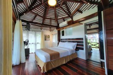 هتل Caluwayan Palm Island Resort & Restaurant