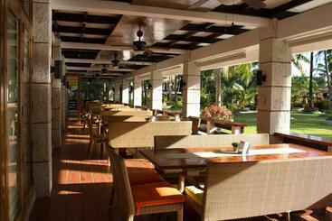 هتل Caluwayan Palm Island Resort & Restaurant