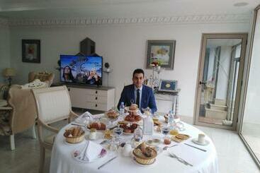 هتل Hôtel Jnane Ain Asserdoune