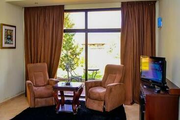 هتل Hôtel Jnane Ain Asserdoune