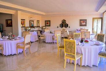 هتل Hôtel Jnane Ain Asserdoune