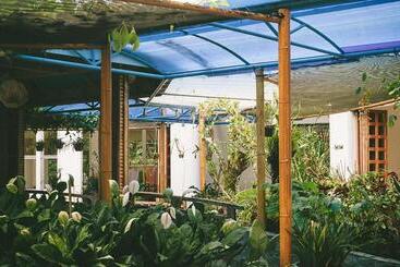 هاستل Mirisbiris Garden And Nature Center