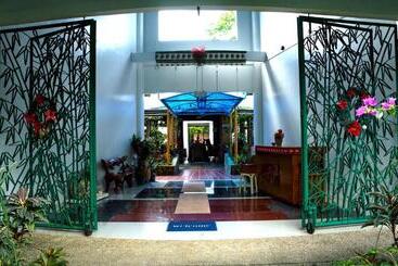 هاستل Mirisbiris Garden And Nature Center