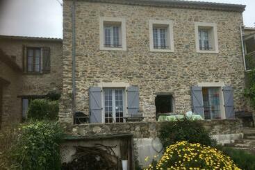 ベッドアンドブレックファースト Cave Cervera