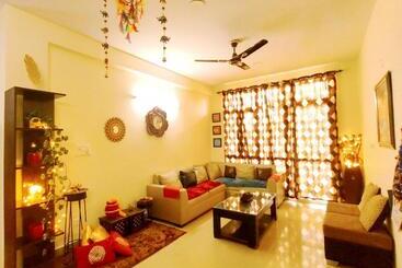 مبيت وإفطار Exclusive Floor On Manali Expressway For Family