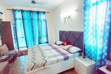 مبيت وإفطار Exclusive Floor On Manali Expressway For Family