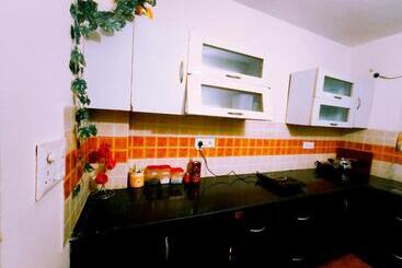 مبيت وإفطار Exclusive Floor On Manali Expressway For Family