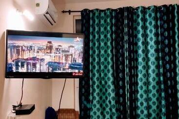 مبيت وإفطار Exclusive Floor On Manali Expressway For Family