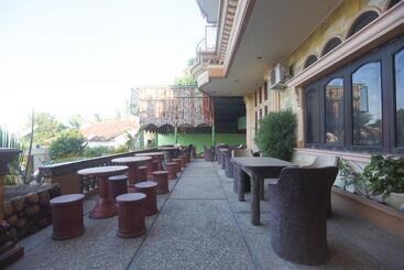 Chrysant Hotel & Resort