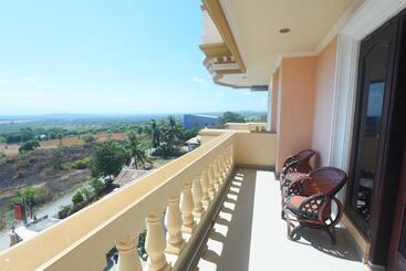 Chrysant Hotel & Resort