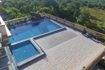 Chrysant Hotel & Resort