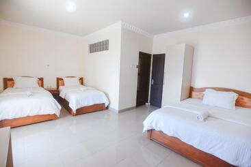 Chrysant Hotel & Resort