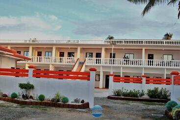 Cris Del Mar Resort