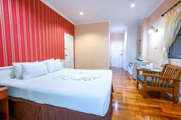 Chateau De Khaoyai Hotel & Resort
