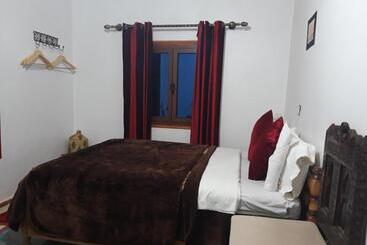 هتل Hôtel Berbère De La Montagne