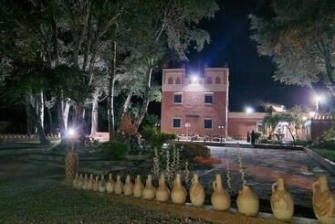 هتل Hôtel Berbère De La Montagne