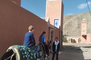 هتل Hôtel Berbère De La Montagne