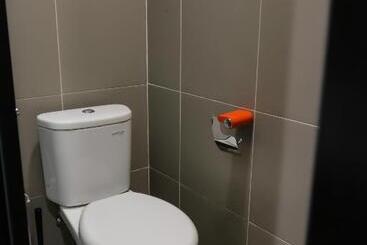 هتل M Cabin Karawaci