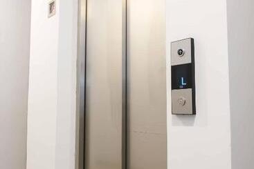 هتل M Cabin Karawaci
