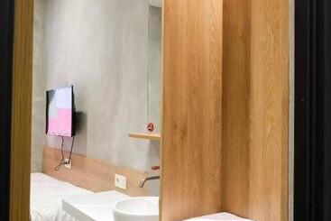 هتل M Cabin Karawaci