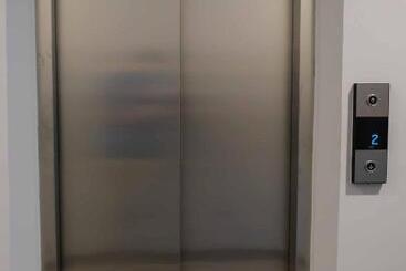 هتل M Cabin Karawaci