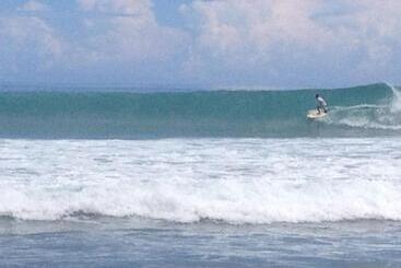 בית מלון כפרי Masokut Surf Camp Siberut Mentawai Surfing Barrels