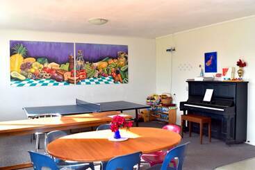 42b College House   Hostel