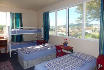 42b College House Hostel