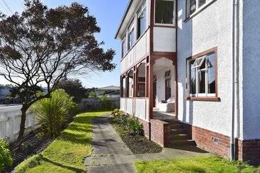 42b College House   Hostel