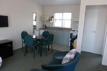 Blake Court Motel