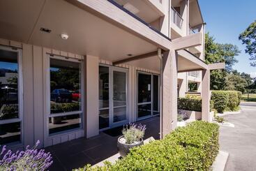Clear Ridge Apartments