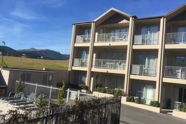 Clear Ridge Apartments