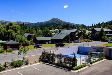 Clear Ridge Apartments