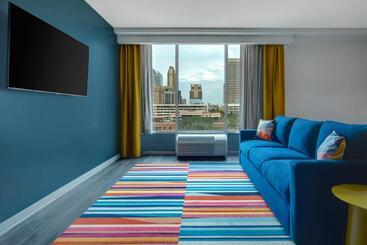 هتل Aloft Oklahoma City Downtown – Bricktown