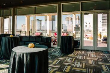 هتل Aloft Oklahoma City Downtown – Bricktown