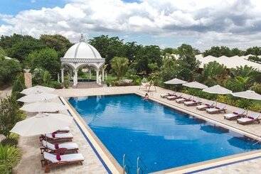 هتل Bagan Lodge